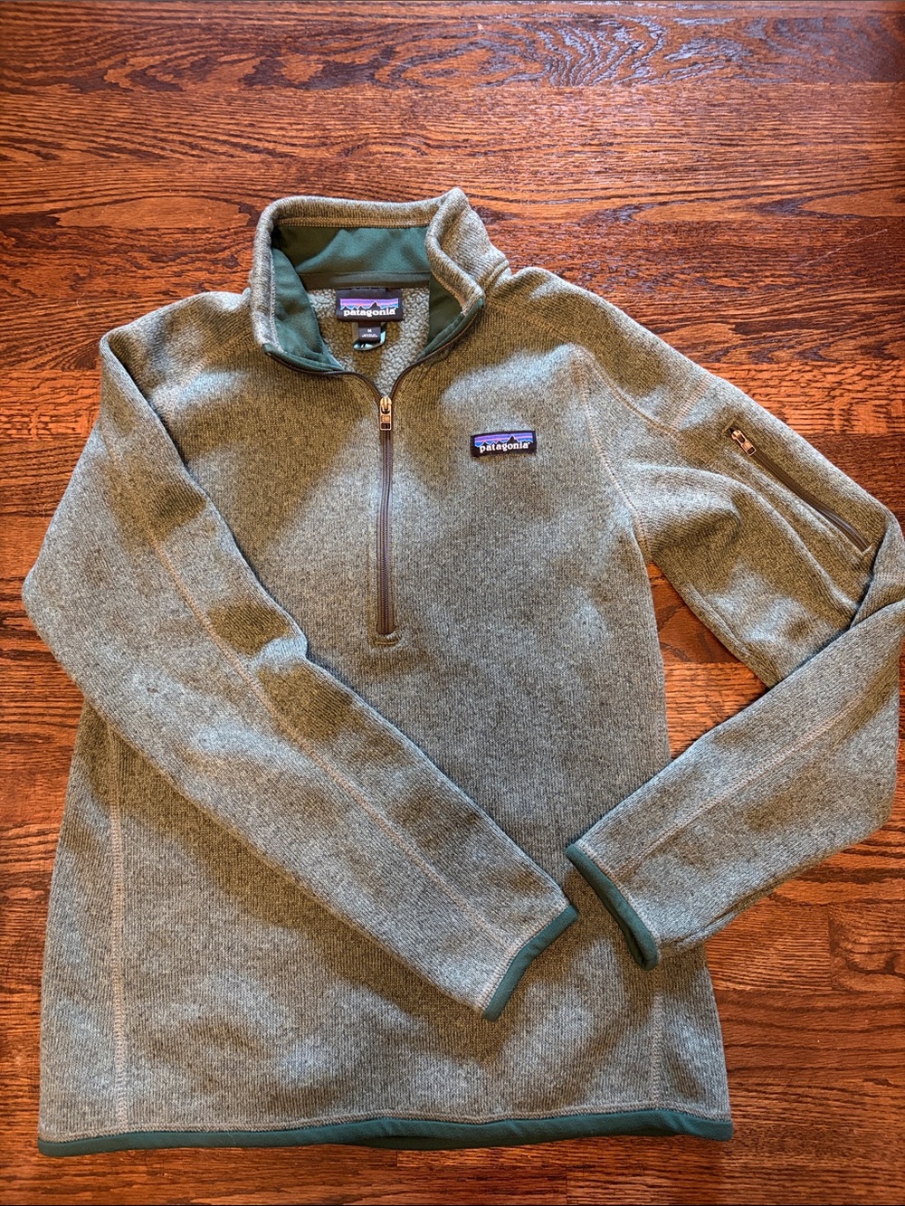 Patagonia Sage Green Women's Quarter-Zip Fleece Pullover